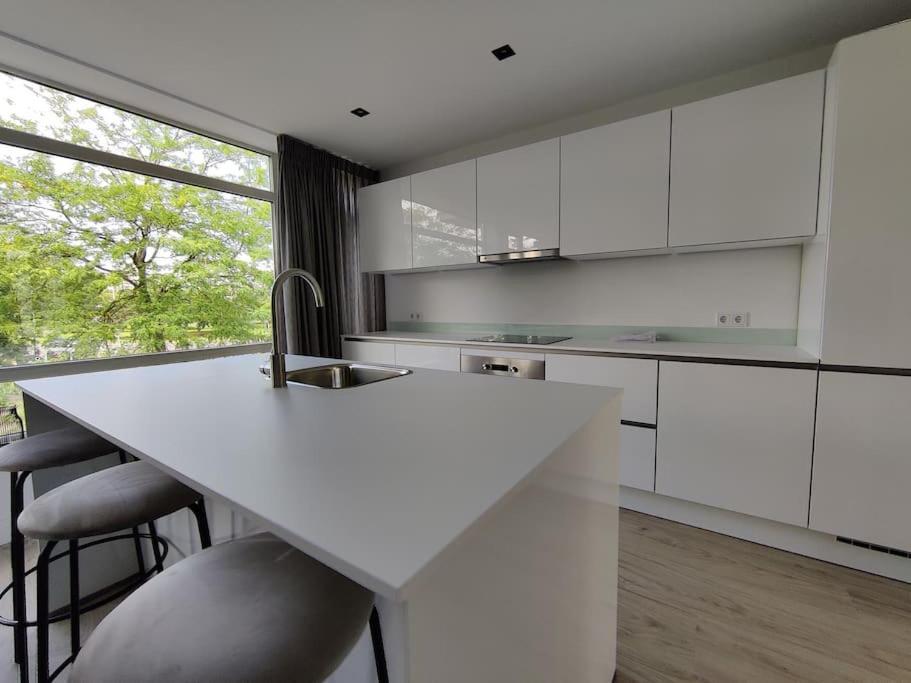 K50165 Modern Apartment Near The Center And Free Parking Ейндговен Екстер'єр фото